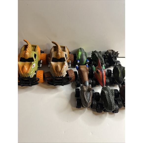 Dino Heads Pullback Friction Cars Dinosaur Monster Truck Toy Vehicle (Lot of 11) - Picture 6 of 6